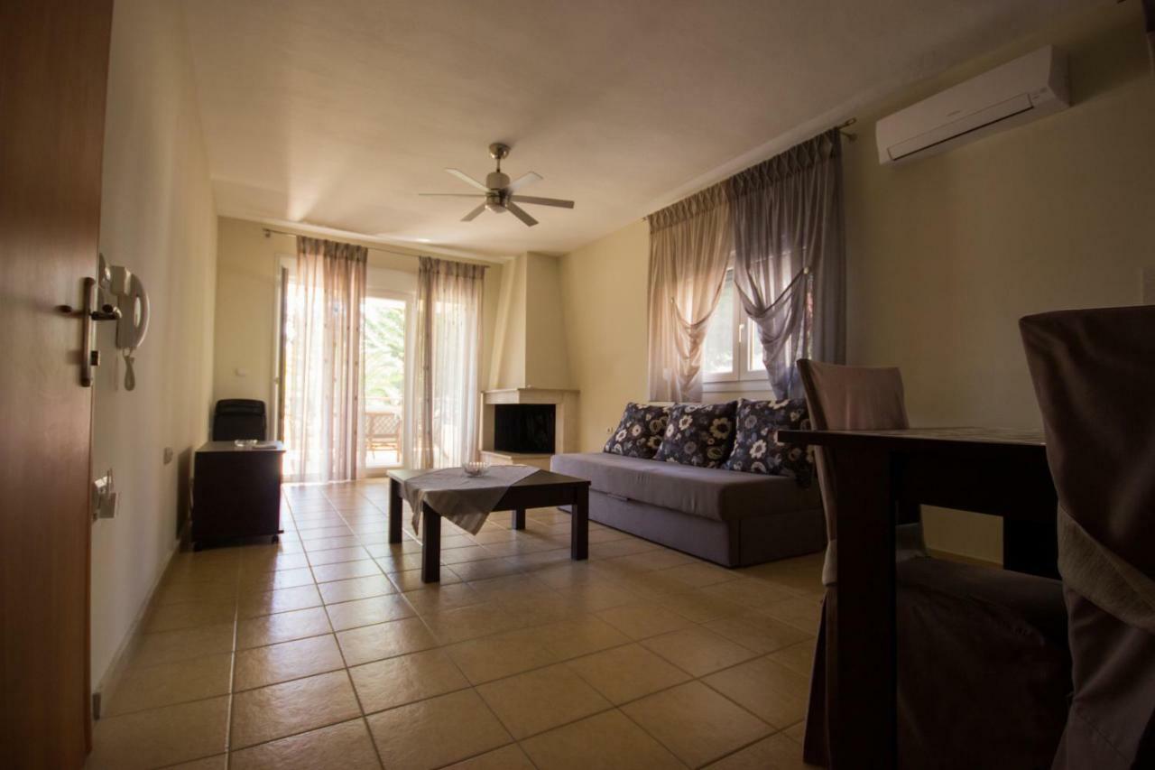 Keramoti Luxury Apartments Bagian luar foto